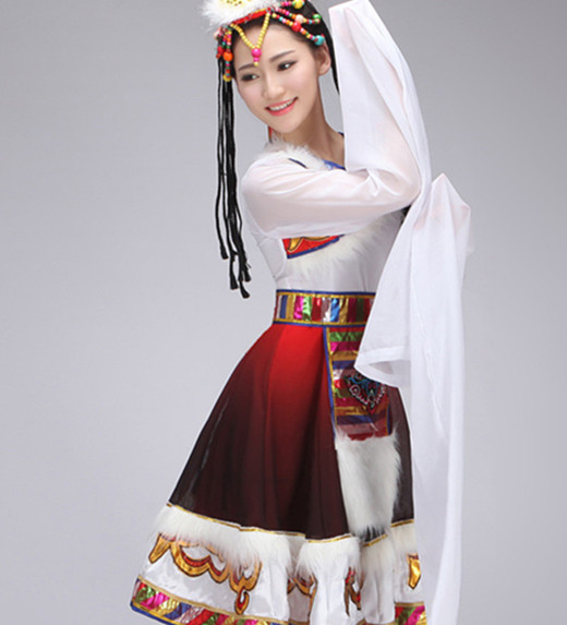 多彩藏族服装 一道高原上飘来的彩虹